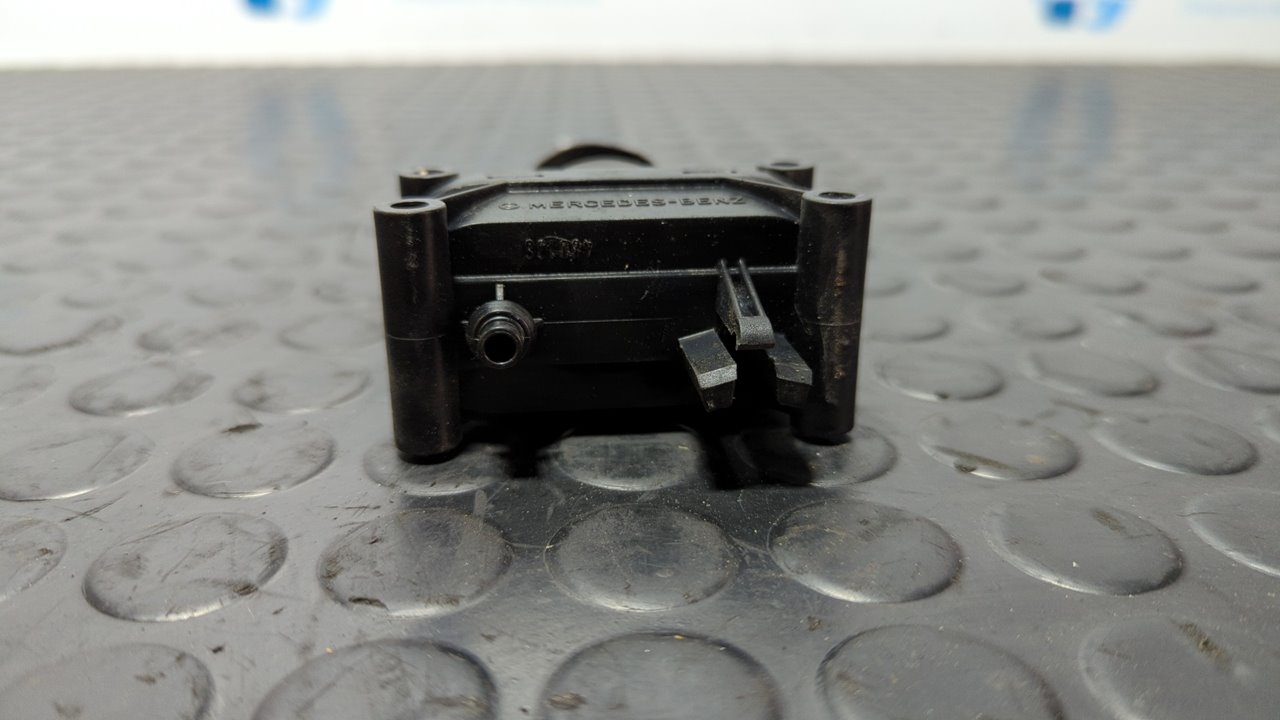 MOTOR CIERRE CENTRALIZADO TRASERO IZQUIERDO MERCEDES-BENZ CLASE C (W201) BERLINA - vista 4