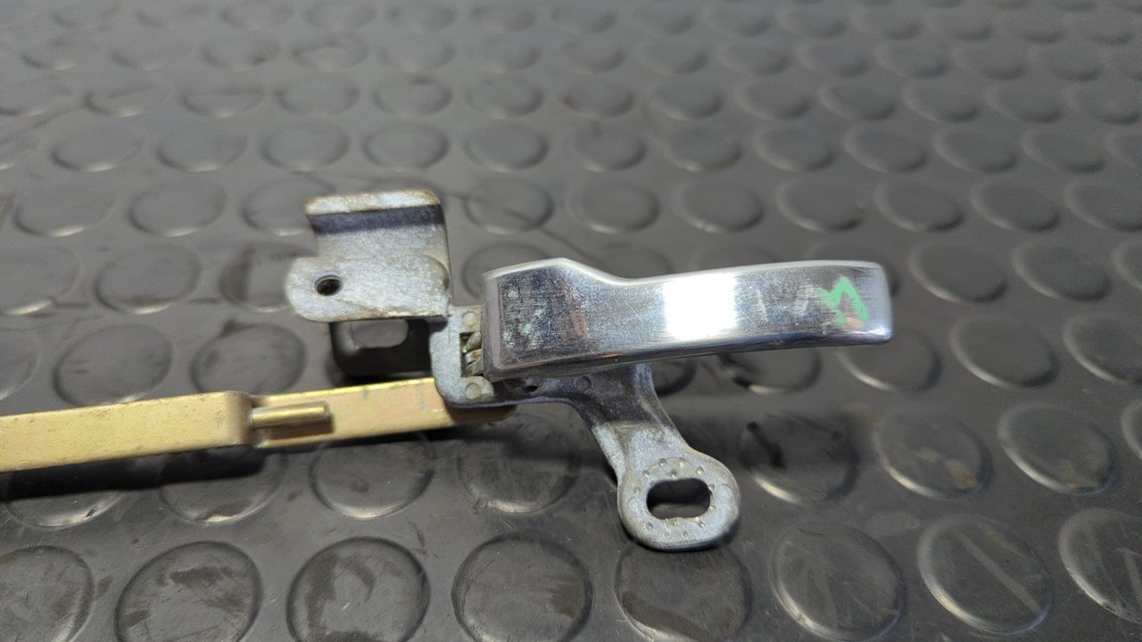 MANETA INTERIOR TRASERA IZQUIERDA MERCEDES CLASE E (W114/W115)