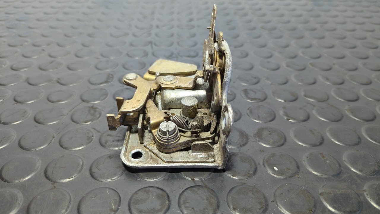 CERRADURA PUERTA DELANTERA DERECHA MERCEDES CLASE E (W123) - vista 5