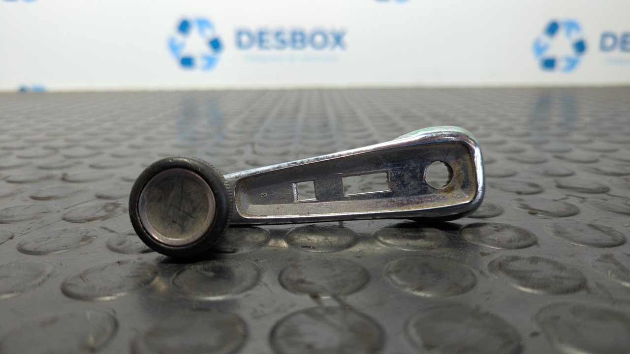 MANETA ELEVALUNAS DELANTERA IZQUIERDA MERCEDES CLASE E (W114/W115)