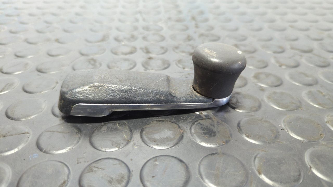 MANETA ELEVALUNAS DELANTERA DERECHA MERCEDES CLASE C (W201) - vista 4