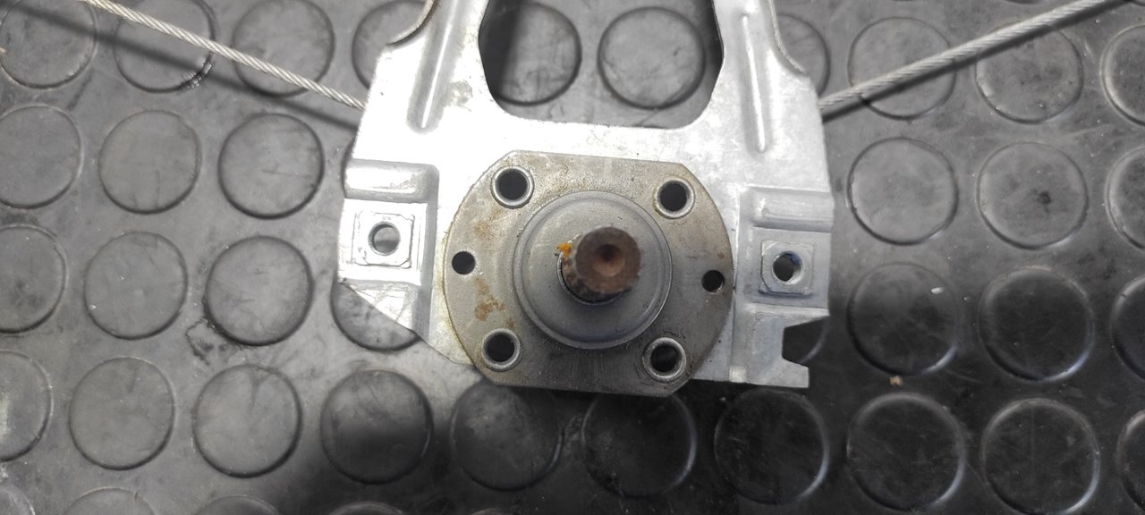 ELEVALUNAS TRASERO IZQUIERDO MERCEDES-BENZ CLASE C (W201) BERLINA - vista 2