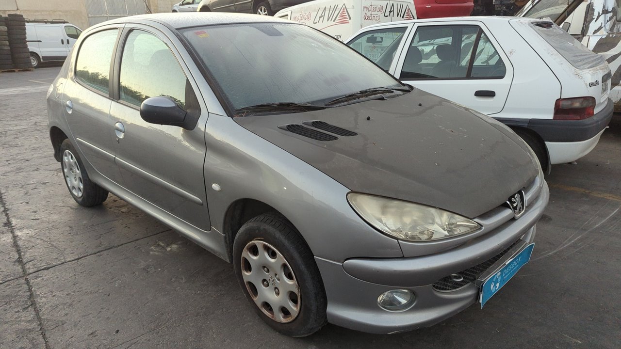 PEUGEOT 206 BERLINA