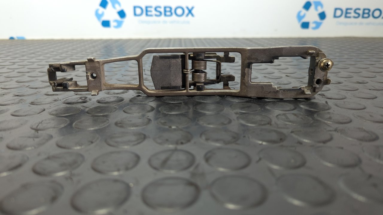 SOPORTE MANETA DELANTERA IZQUIERDA MERCEDES CLASE E (W124)