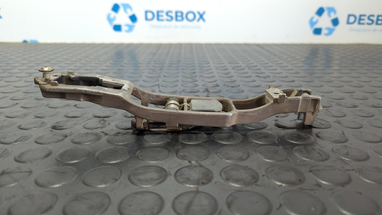 SOPORTE MANETA DELANTERA IZQUIERDA MERCEDES CLASE E (W124) - vista 4