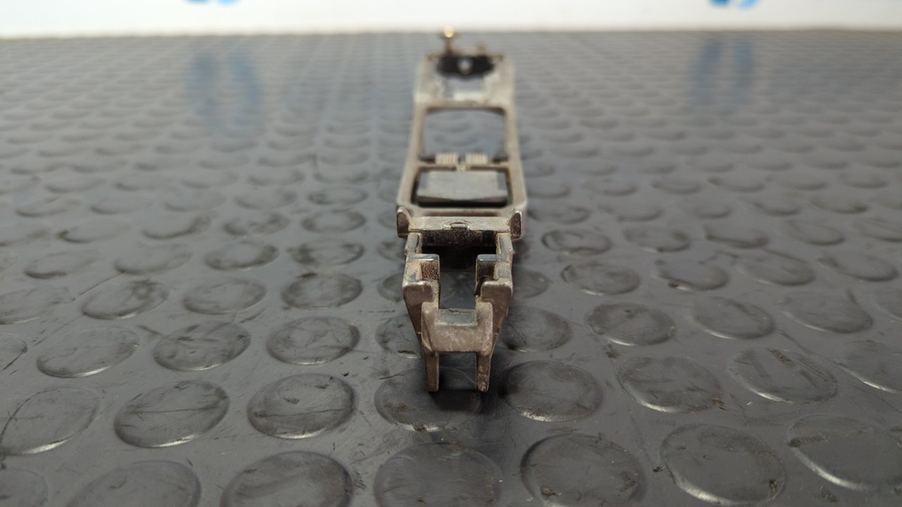 SOPORTE MANETA DELANTERA IZQUIERDA MERCEDES CLASE E (W124) - vista 3