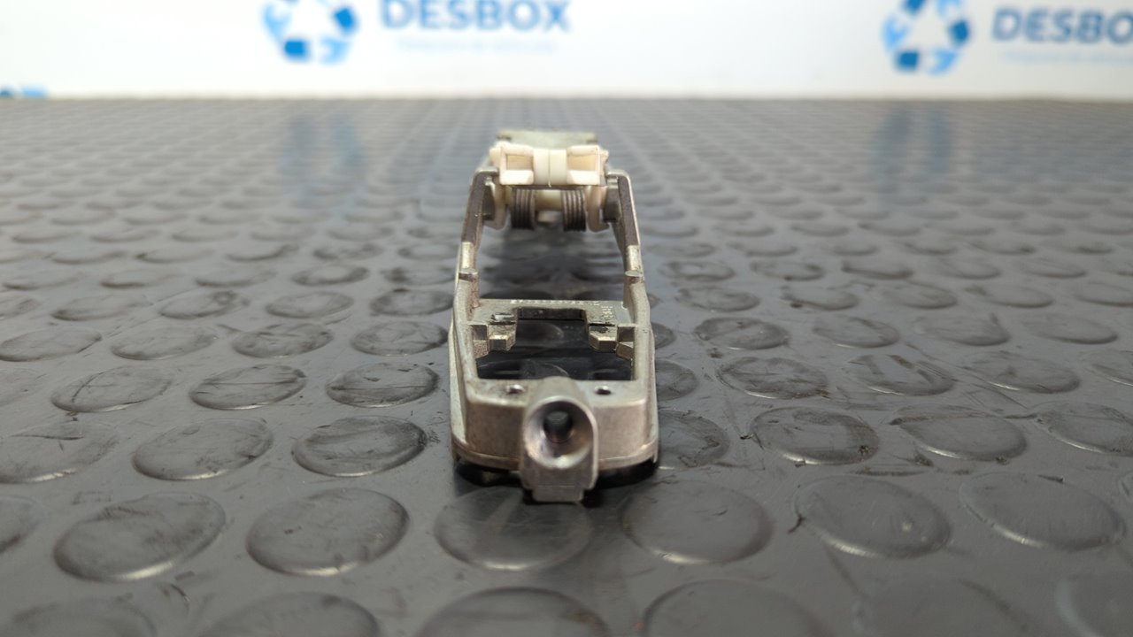 SOPORTE MANETA TRASERA DERECHA MERCEDES CLASE E (W124) - vista 6