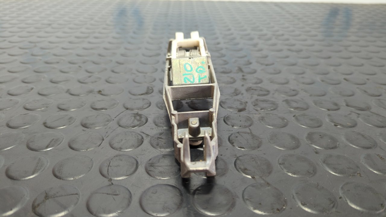 SOPORTE MANETA TRASERA DERECHA MERCEDES CLASE E (W124) - vista 3