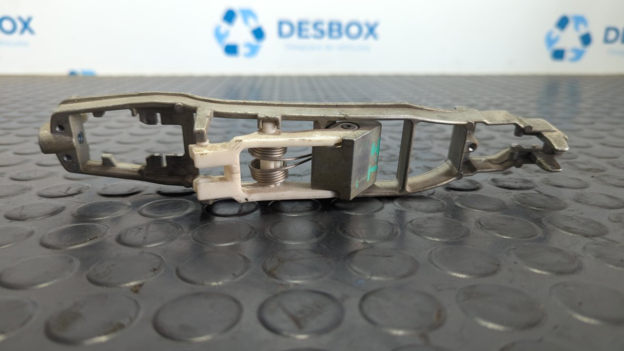 SOPORTE MANETA TRASERA IZQUIERDA MERCEDES CLASE E (W124) - vista 3