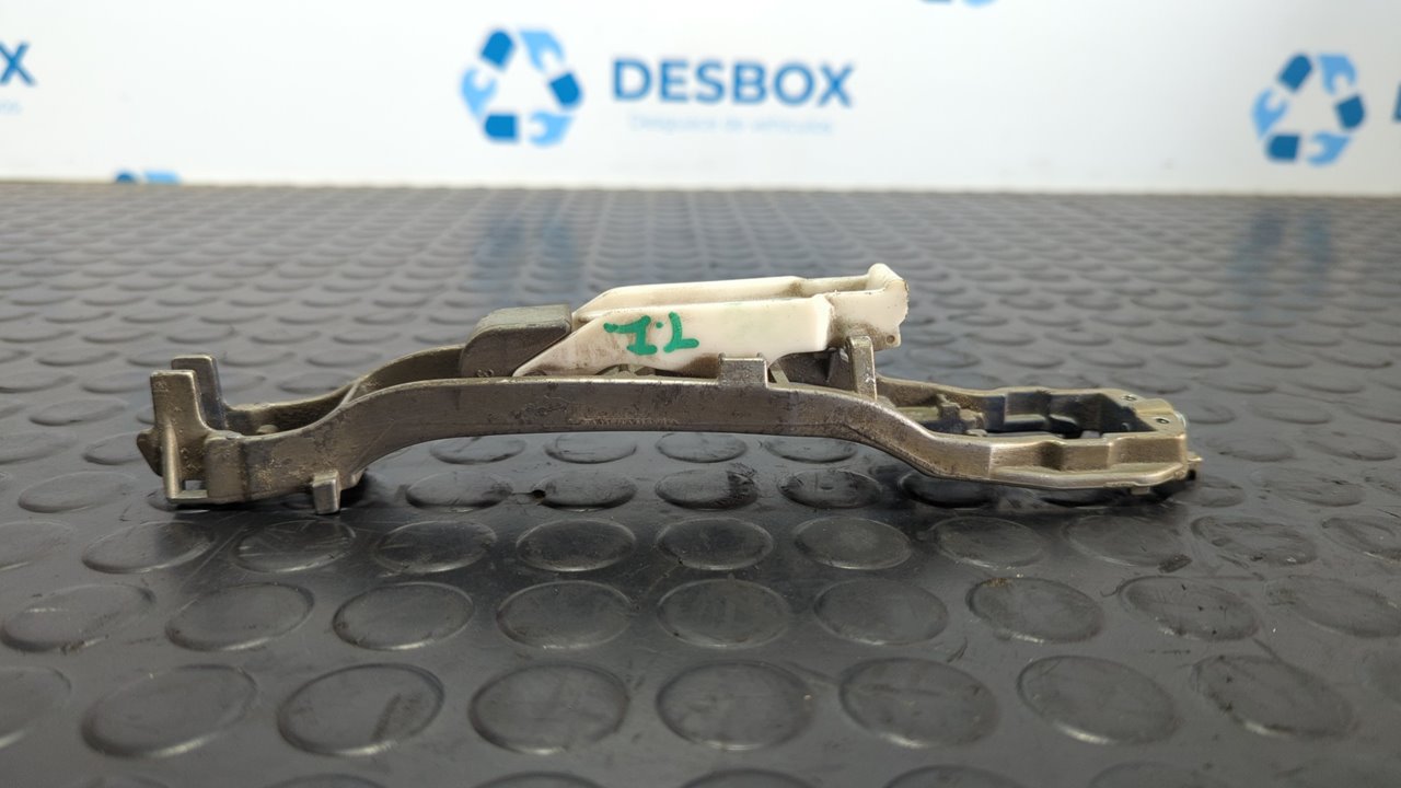 SOPORTE MANETA TRASERA IZQUIERDA MERCEDES CLASE E (W124) - vista 2