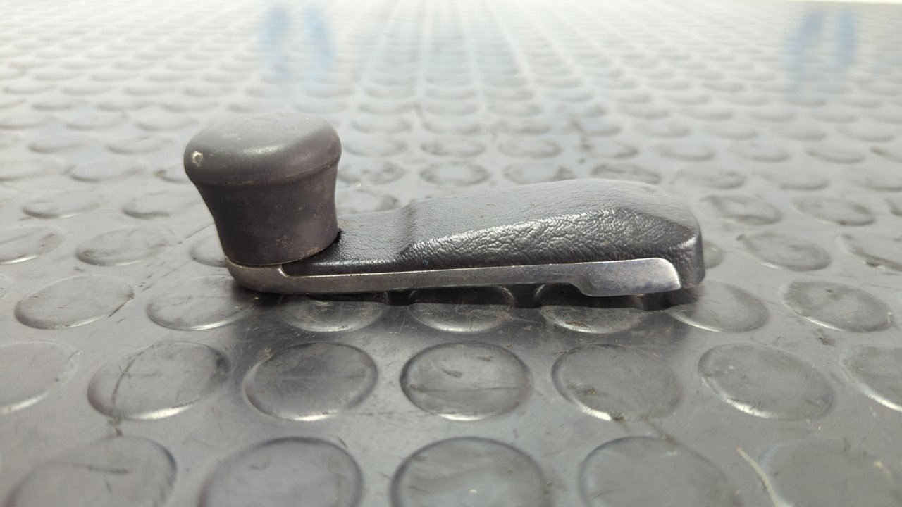 MANETA ELEVALUNAS TRASERA IZQUIERDA MERCEDES-BENZ CLASE C (W201) BERLINA - vista 2