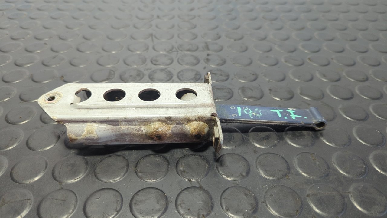 RETENEDOR PUERTA IZQUIERDA  MERCEDES CLASE E (W124)