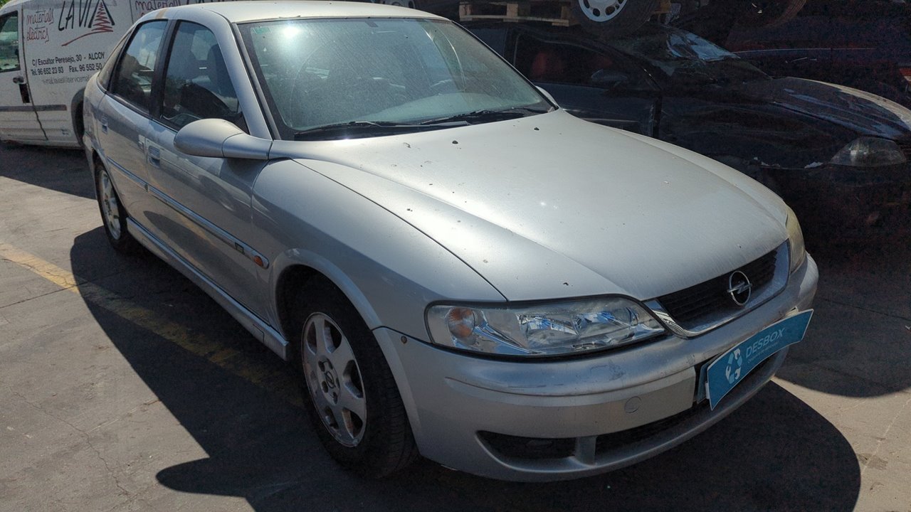 OPEL VECTRA B BERLINA