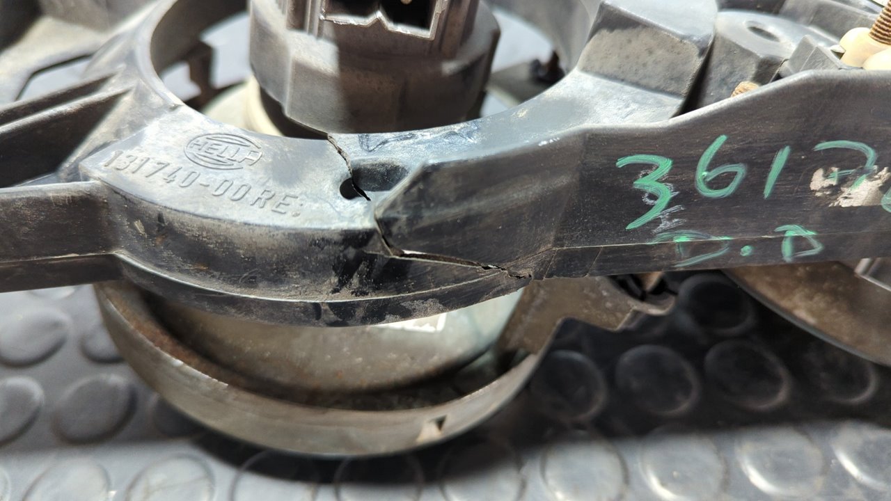 FARO DERECHO BMW SERIE 5 BERLINA (E34) - vista 5