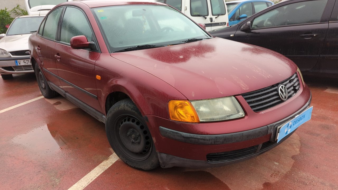 VOLKSWAGEN PASSAT BERLINA (3B2)