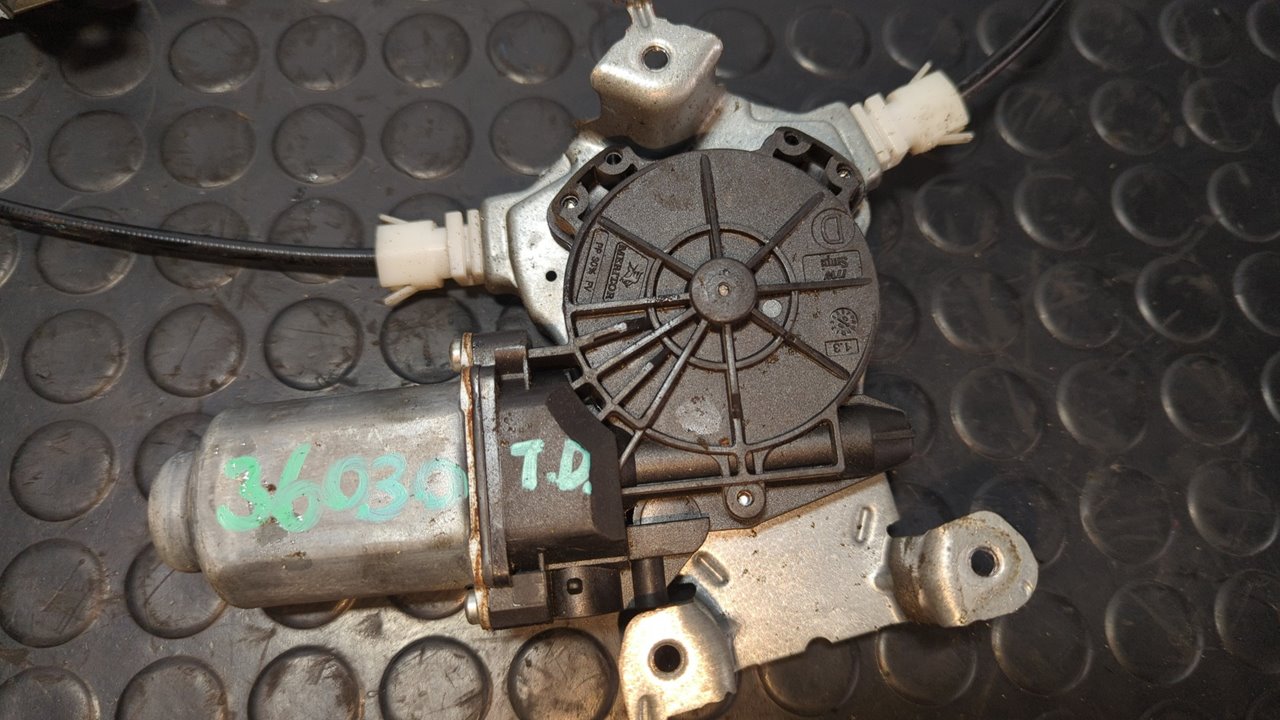 ELEVALUNAS TRASERO DERECHO NISSAN QASHQAI (J10) - vista 6