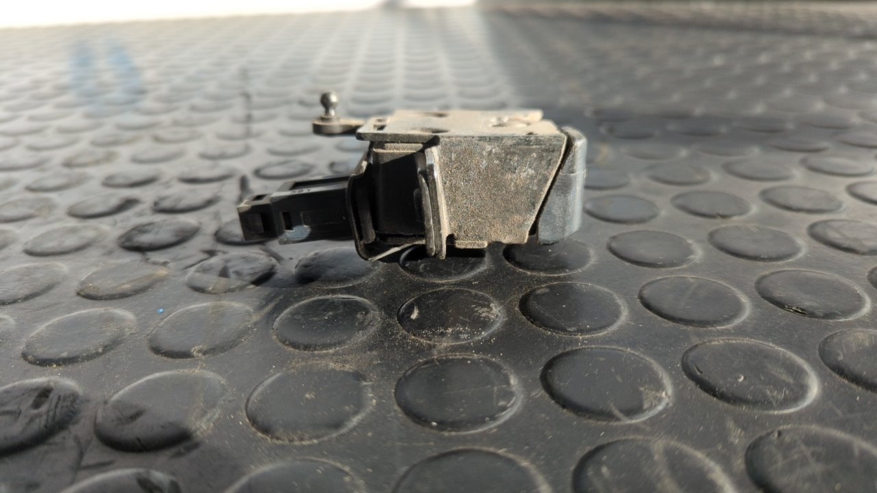 CERRADURA MALETERO / PORTON BMW SERIE 5 BERLINA (E39) - vista 3