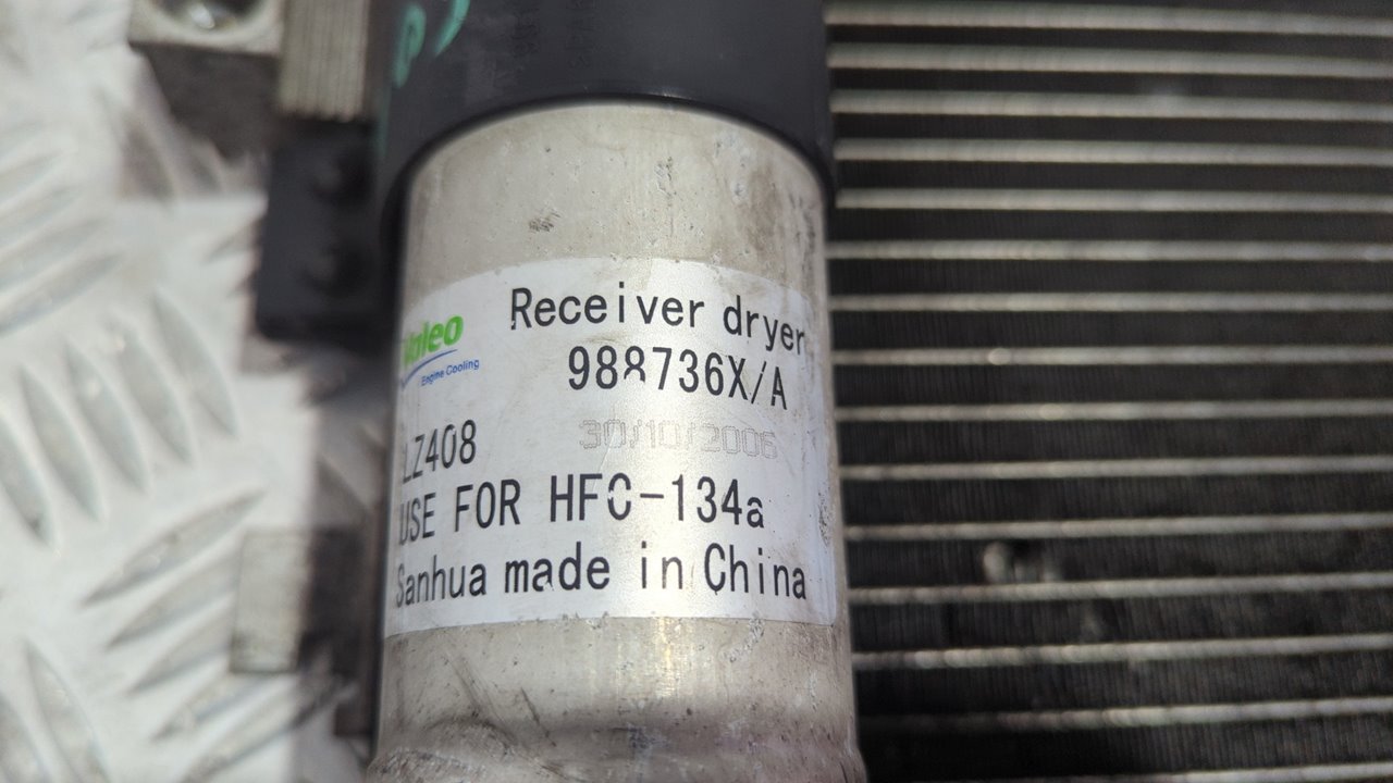 CONDENSADOR / RADIADOR  AIRE ACONDICIONADO NISSAN QASHQAI (J10) - vista 2