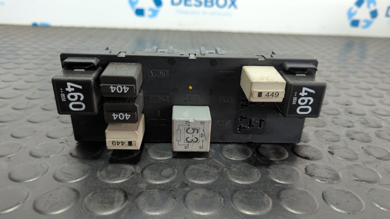 CAJA RELES / FUSIBLES VOLKSWAGEN PASSAT BERLINA (3C2) - vista 9
