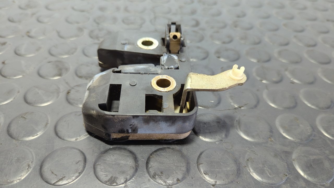 CERRADURA MALETERO / PORTON VOLKSWAGEN CORRADO (509) - vista 4