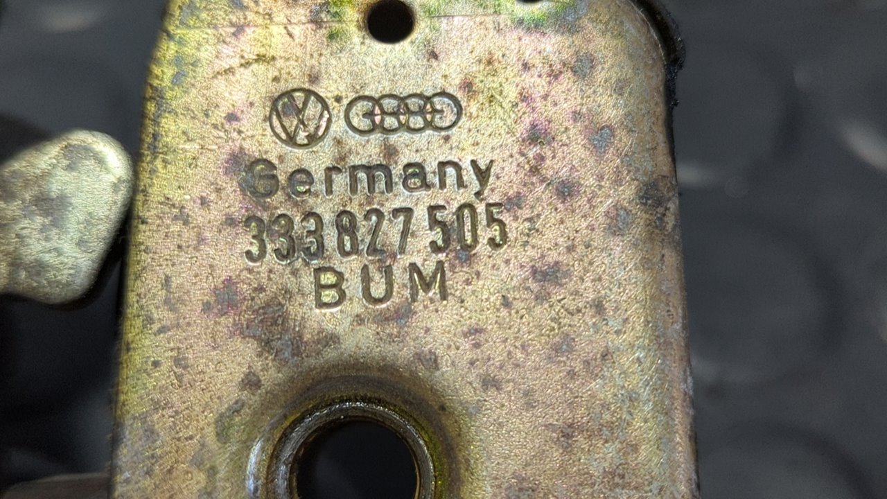 CERRADURA MALETERO / PORTON VOLKSWAGEN CORRADO (509) - vista 2