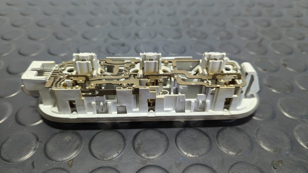 LUZ INTERIOR NISSAN QASHQAI (J10) - vista 2