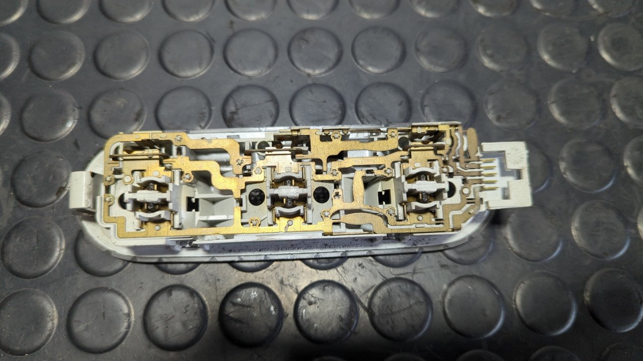 LUZ INTERIOR NISSAN QASHQAI (J10) - vista 5