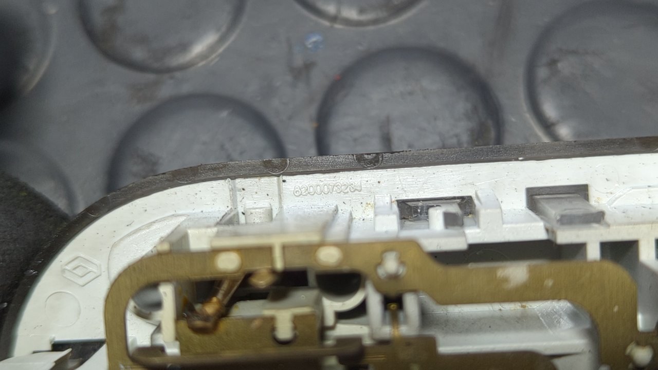 LUZ INTERIOR NISSAN QASHQAI (J10) - vista 3