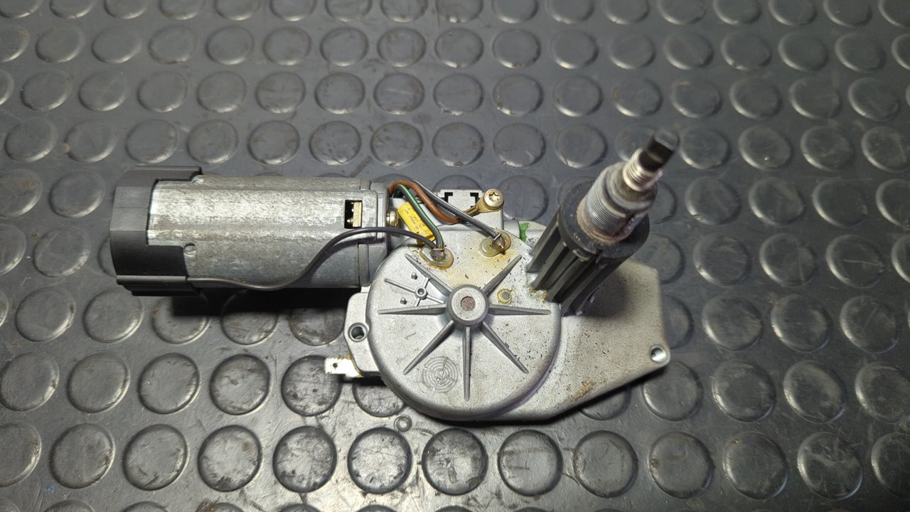 MOTOR LIMPIA TRASERO VOLKSWAGEN CORRADO (509) - vista 6