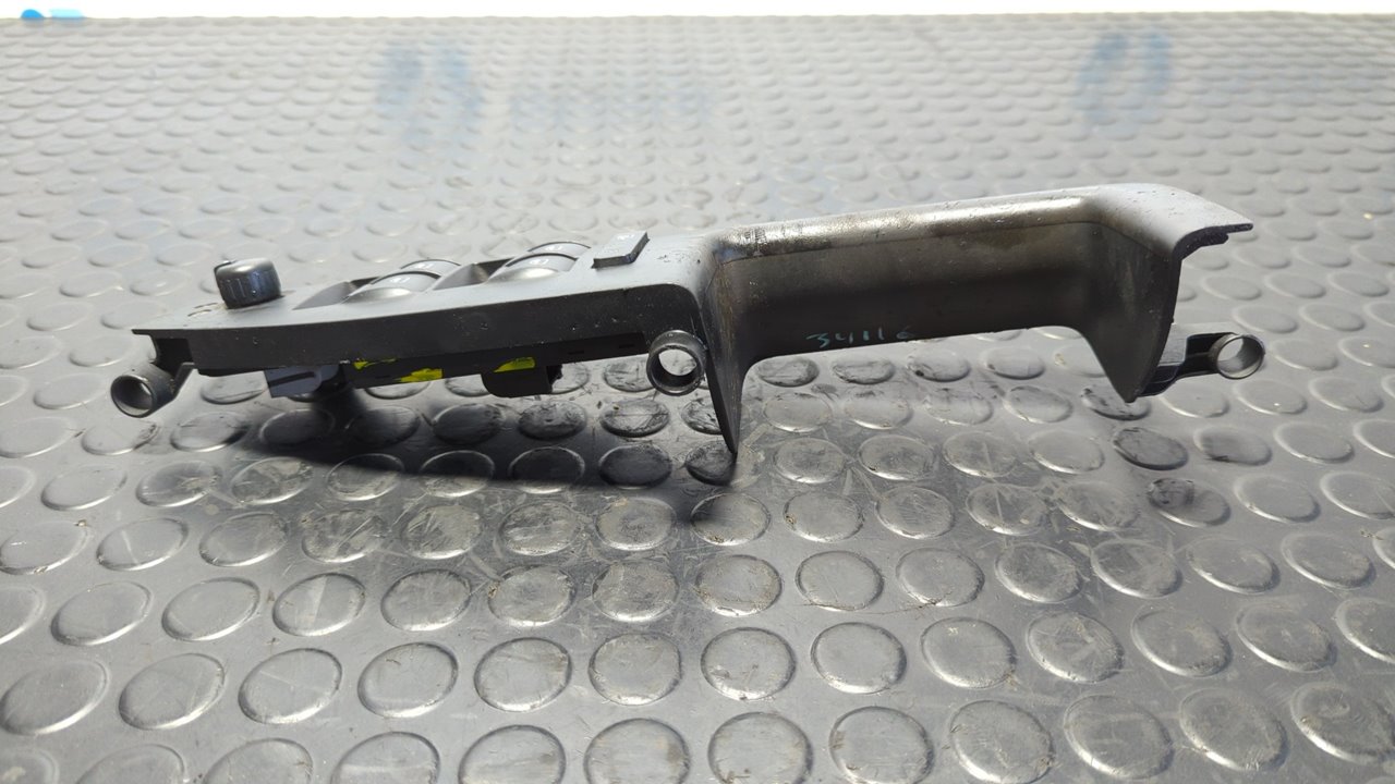 MANDO ELEVALUNAS DELANTERO IZQUIERDO AUDI A4 AVANT (8E) - vista 3