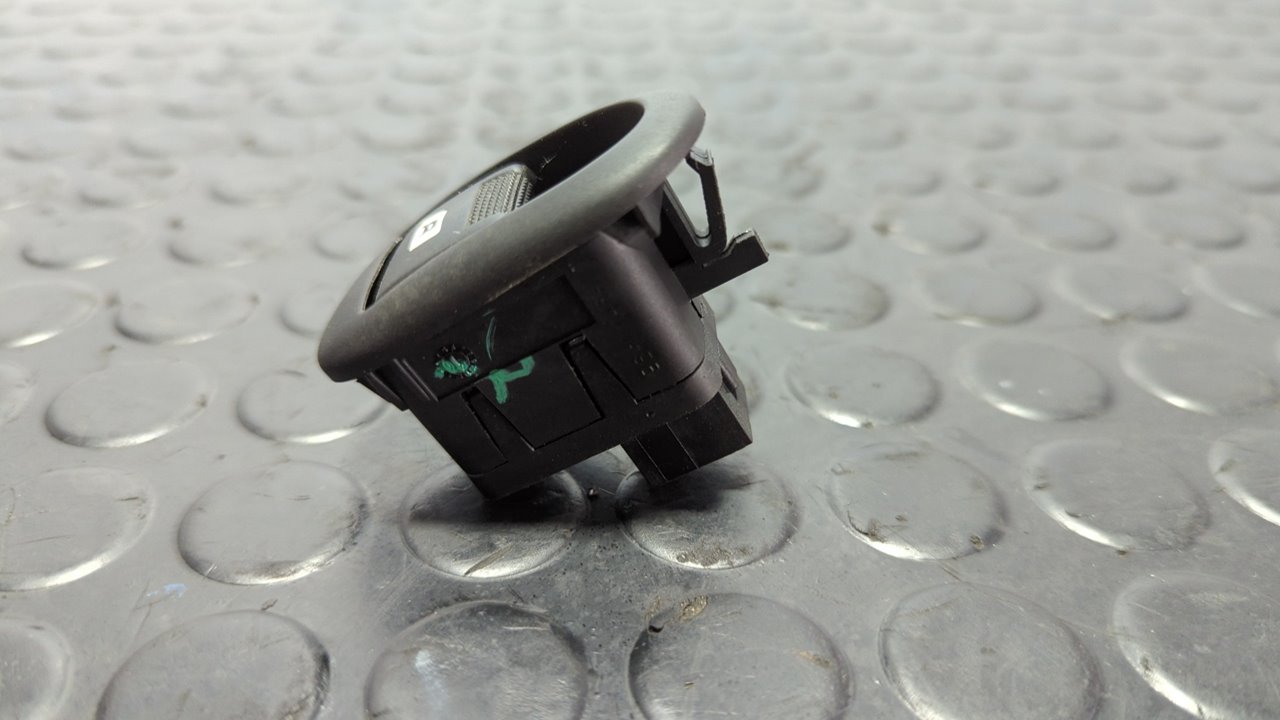 MANDO ELEVALUNAS DELANTERO DERECHO CITROEN C2 - vista 6