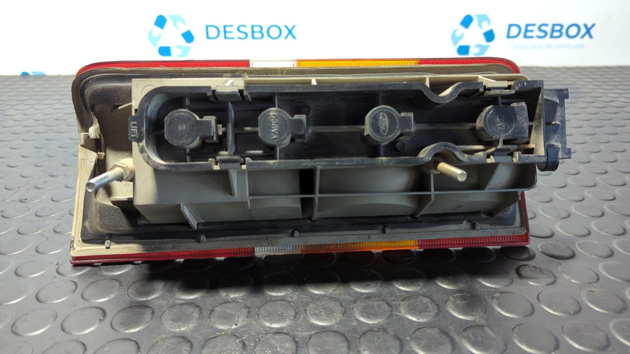 PILOTO TRASERO DERECHO FORD FIESTA BERL./COURIER - vista 2