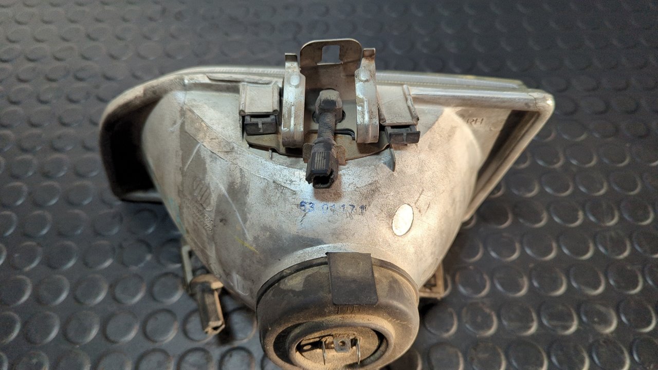 FARO DERECHO FORD FIESTA BERL./COURIER - vista 5