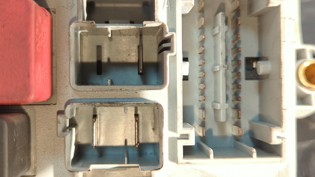 CAJA RELES / FUSIBLES FIAT DOBLO (119) - vista 14