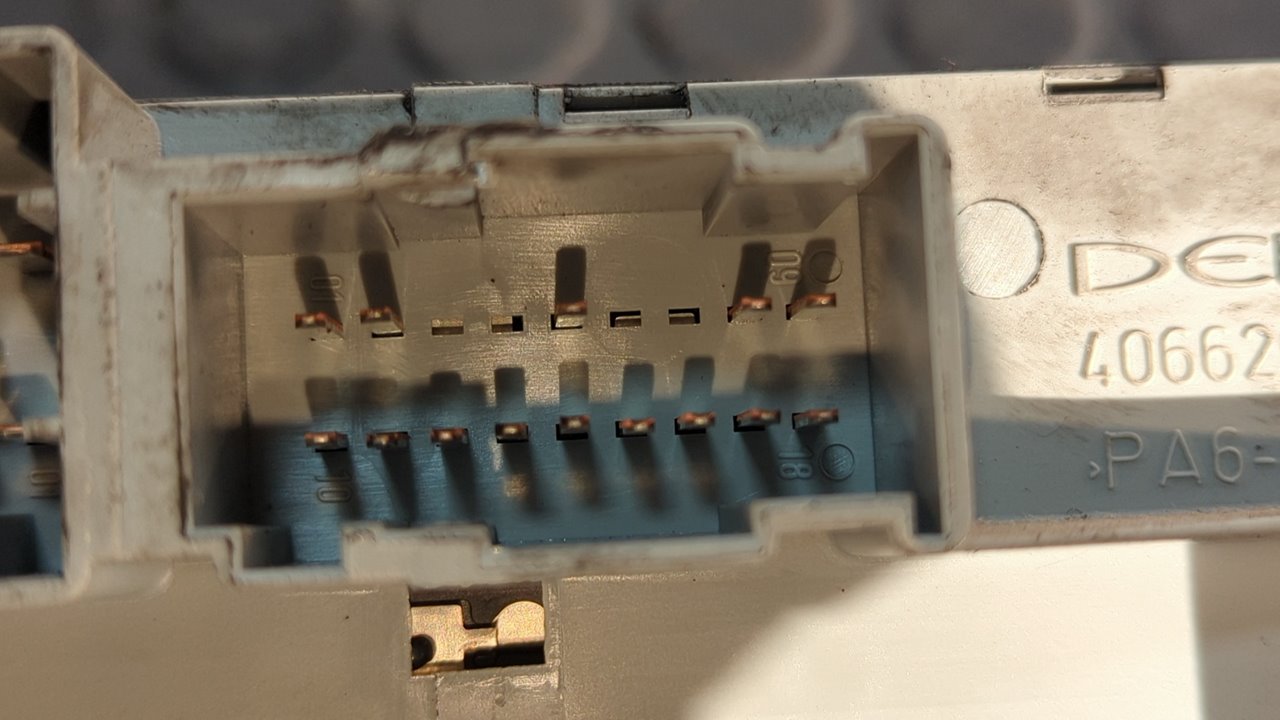 CAJA RELES / FUSIBLES FIAT DOBLO (119) - vista 11