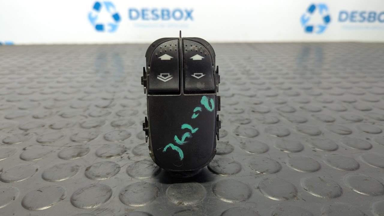 MANDO ELEVALUNAS DELANTERO IZQUIERDO FORD FOCUS BERLINA (CAK)