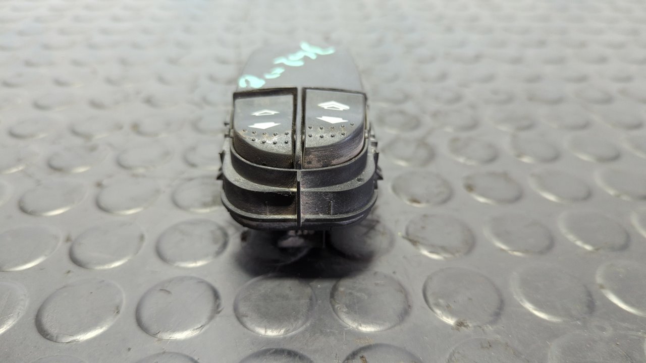 MANDO ELEVALUNAS DELANTERO IZQUIERDO FORD FOCUS BERLINA (CAK) - vista 8