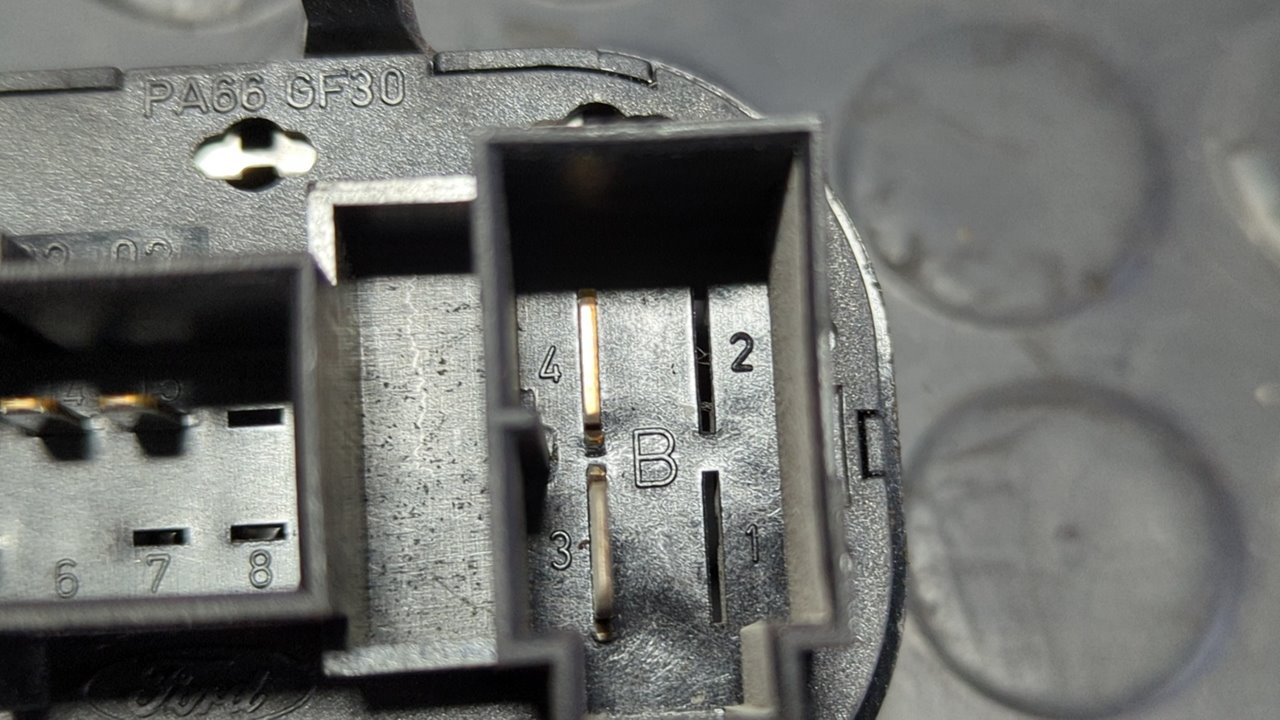 MANDO ELEVALUNAS DELANTERO IZQUIERDO FORD FOCUS BERLINA (CAK) - vista 3