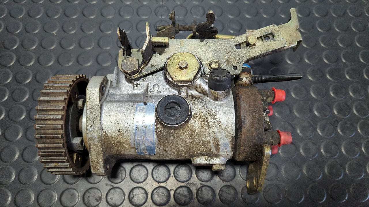 BOMBA INYECCION FORD FIESTA BERL./COURIER - vista 6