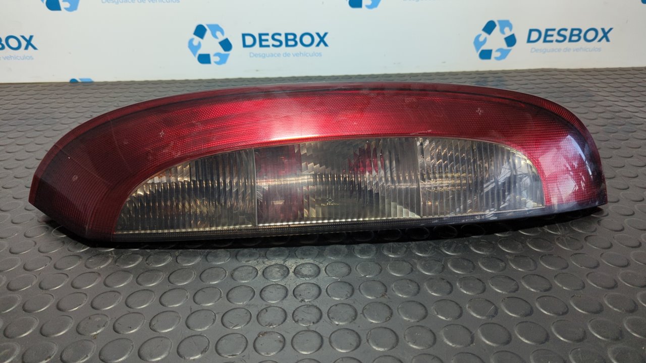 PILOTO TRASERO DERECHO OPEL CORSA C