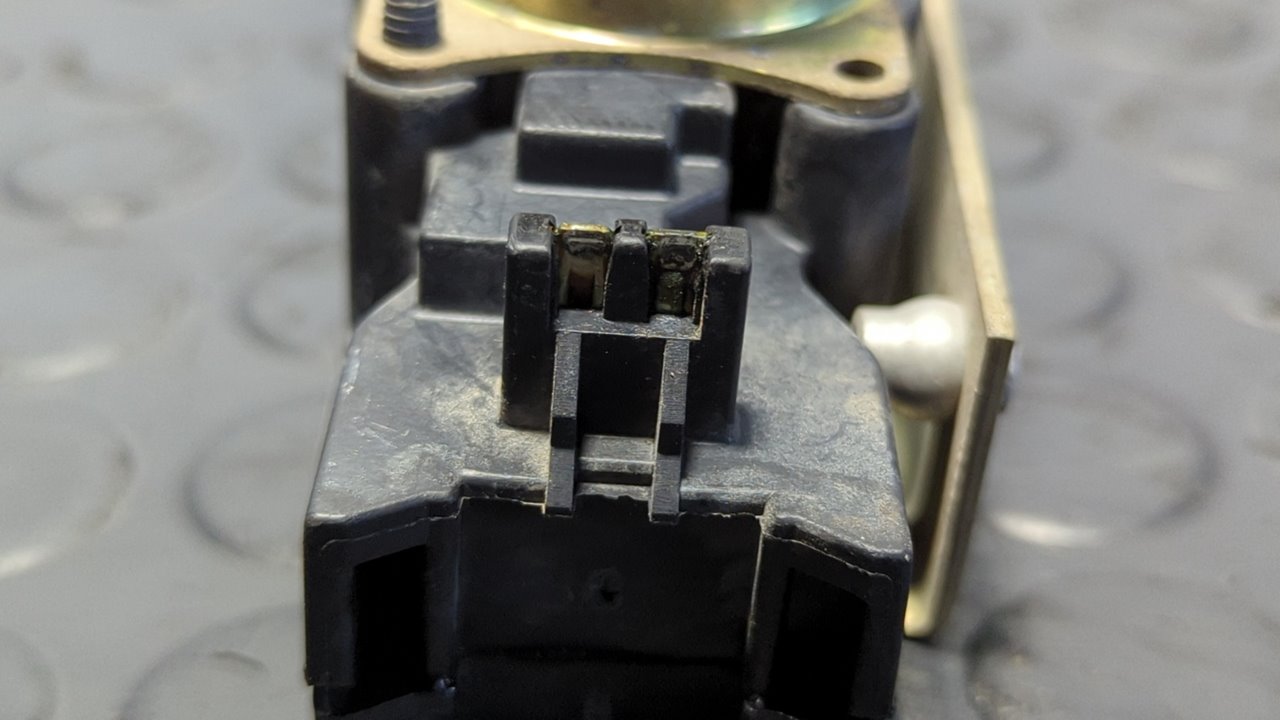 MOTOR CIERRE CENTRALIZADO DELANTERO DERECHO JEEP CHEROKEE (XJ) - vista 6