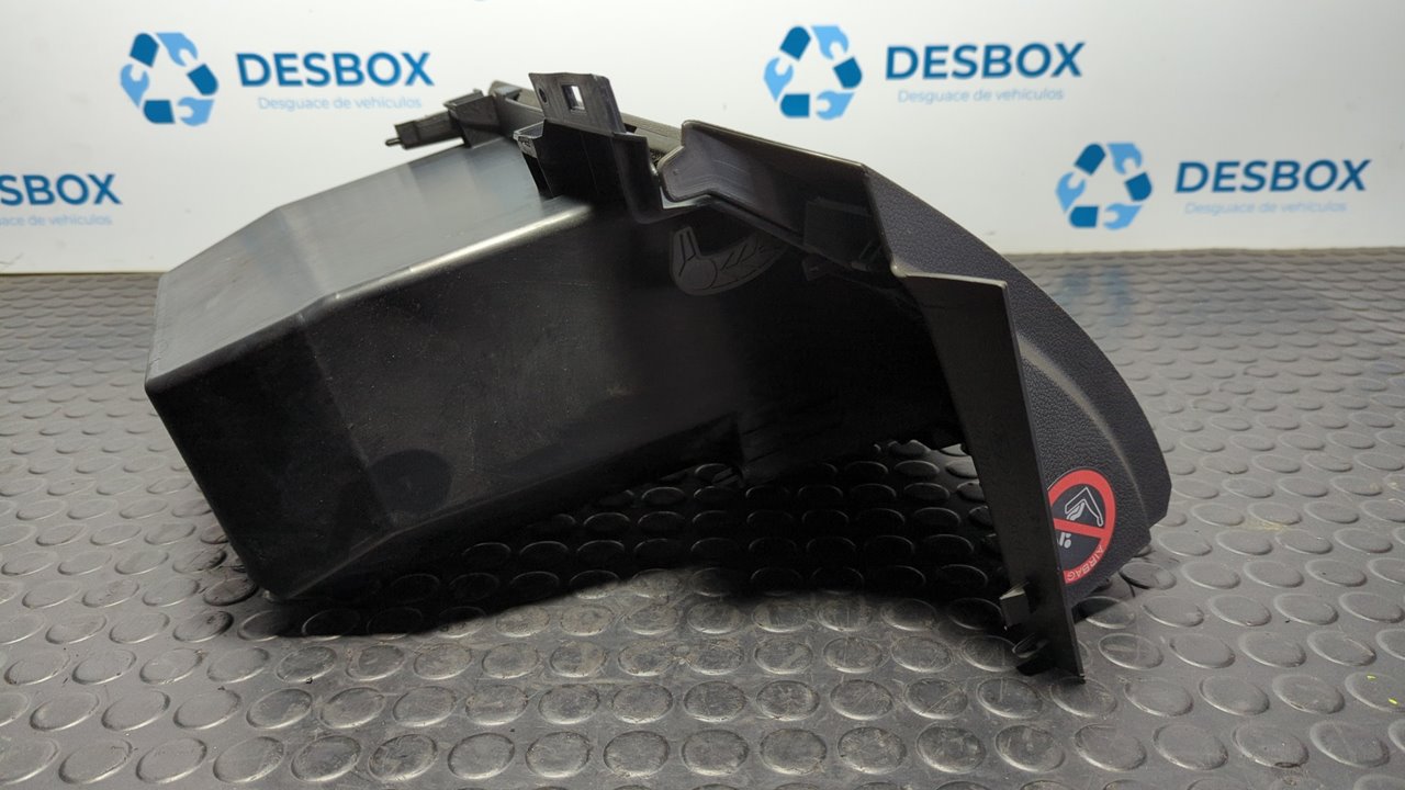 GUANTERA FORD KUGA (CBS) - vista 6