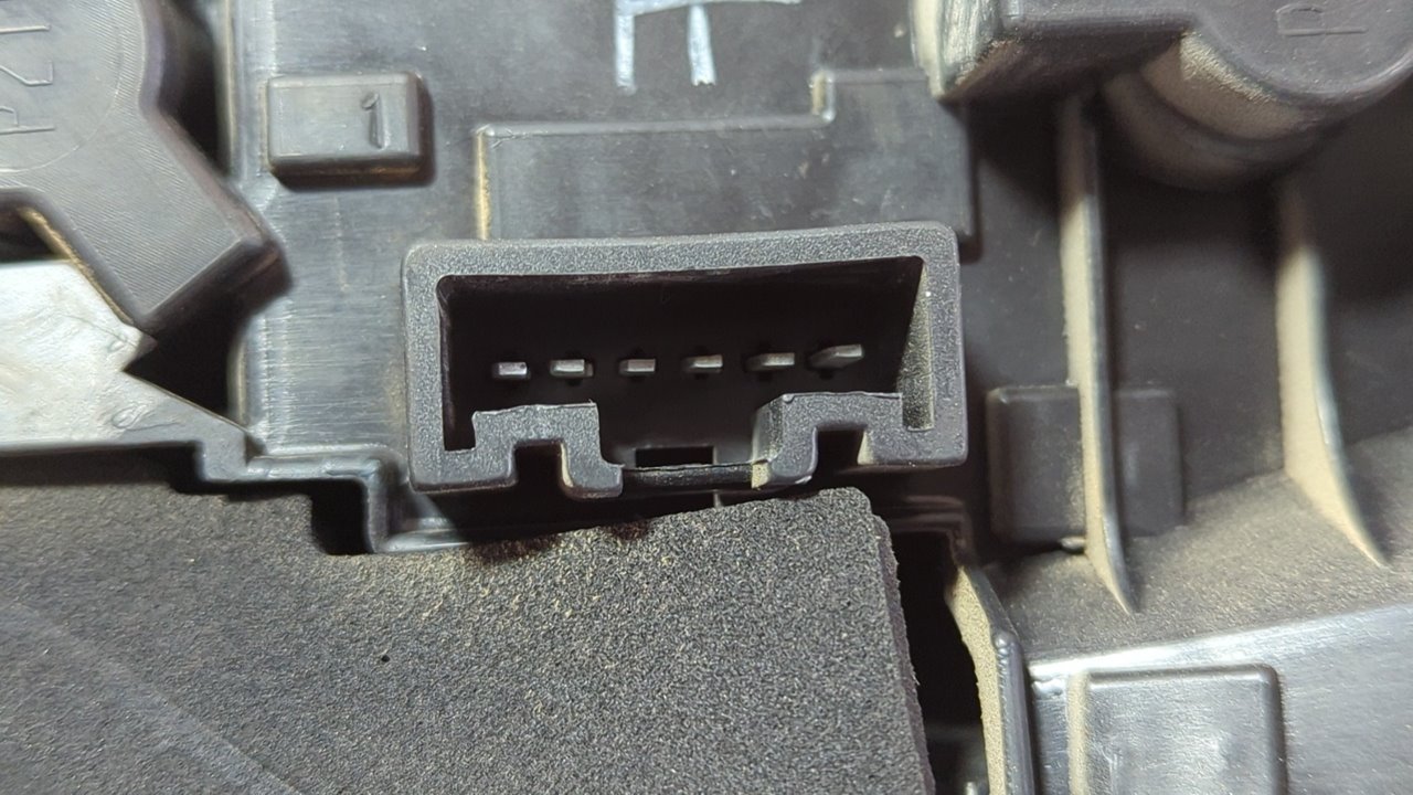 PILOTO TRASERO DERECHO TOYOTA COROLLA (E12) - vista 5