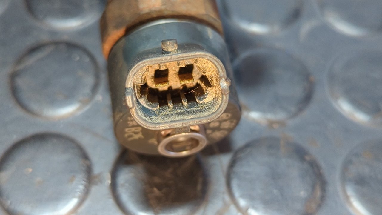 INYECTOR BMW SERIE 5 BERLINA (E39) - vista 4