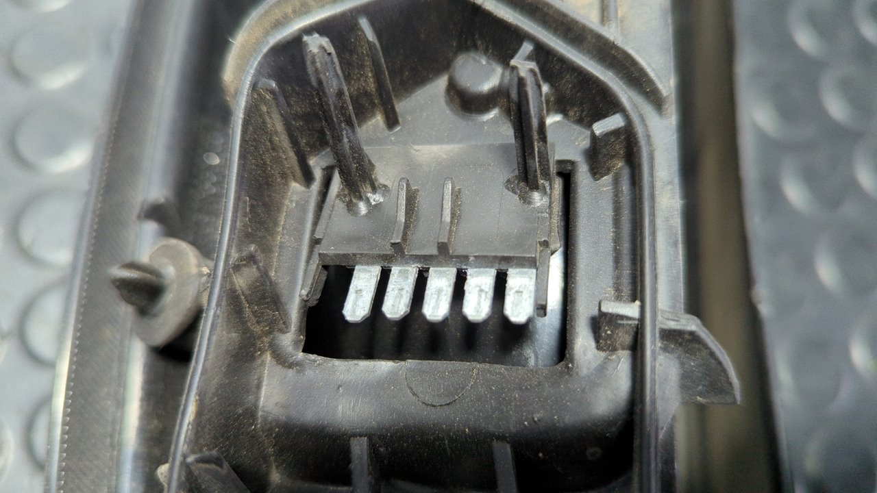 PILOTO TRASERO DERECHO OPEL CORSA C - vista 7