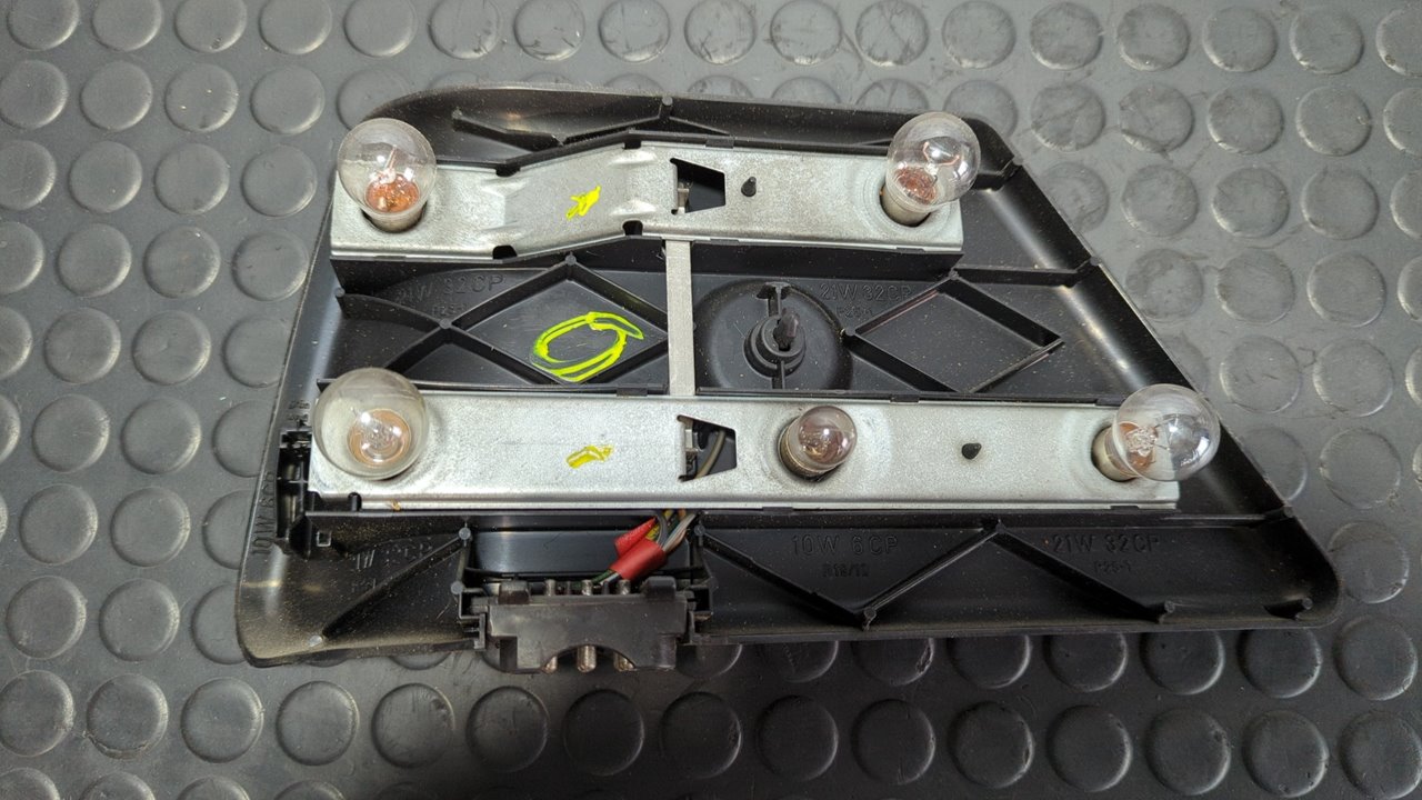 PILOTO TRASERO IZQUIERDO MERCEDES-BENZ CLASE E (W124) BERLINA - vista 9