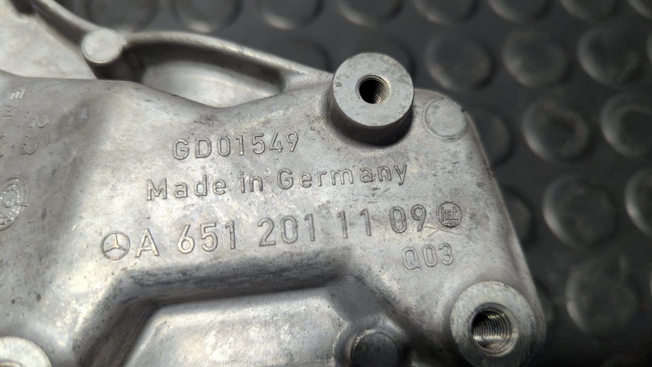 SOPORTE ALTERNADOR MERCEDES-BENZ CLASE E (W212) FAMILIAR - vista 2