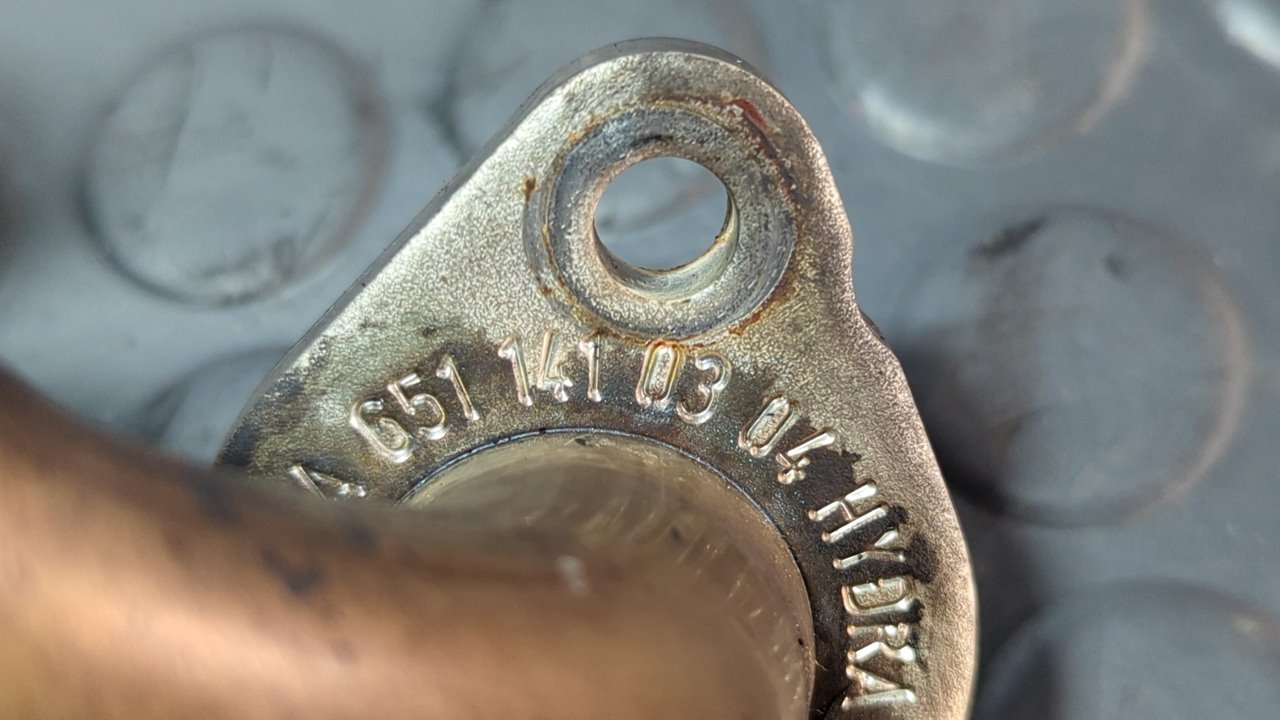 COLECTOR ESCAPE MERCEDES-BENZ CLASE E (W212) FAMILIAR - vista 2