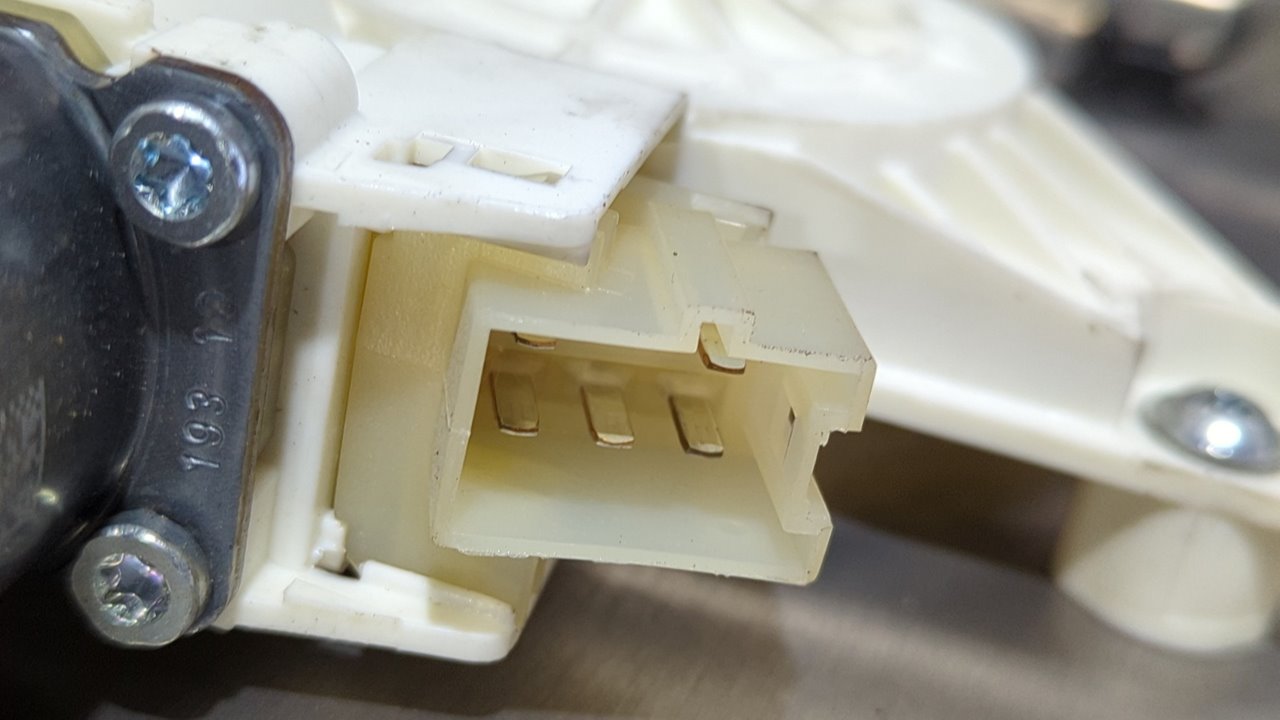 ELEVALUNAS TRASERO IZQUIERDO MERCEDES-BENZ CLASE E (W212) FAMILIAR - vista 4