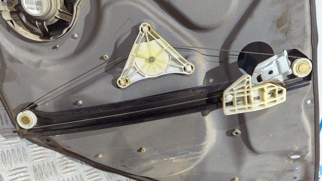 ELEVALUNAS TRASERO IZQUIERDO MERCEDES-BENZ CLASE A (W169) - vista 9